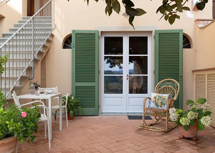Castellinaria Bed & Breakfast Lari