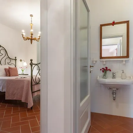 Bed & Breakfast Castellinaria Lari