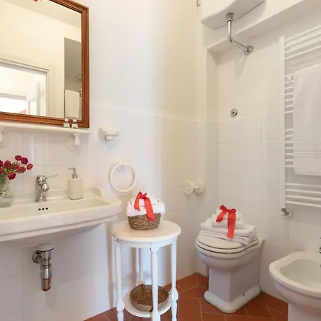Bed & Breakfast Castellinaria Lari