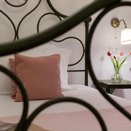 Castellinaria Bed & Breakfast Lari