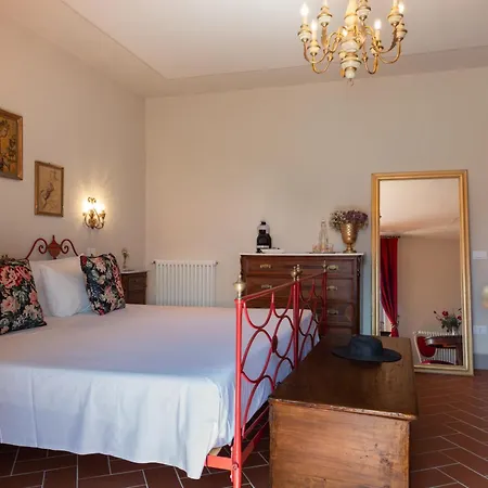 Castellinaria 3* Lari