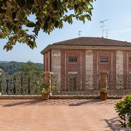 Castellinaria Bed & Breakfast Lari